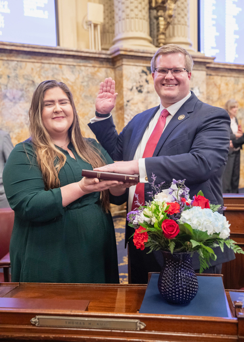 Kutz Takes Oath of Office for Second Term 